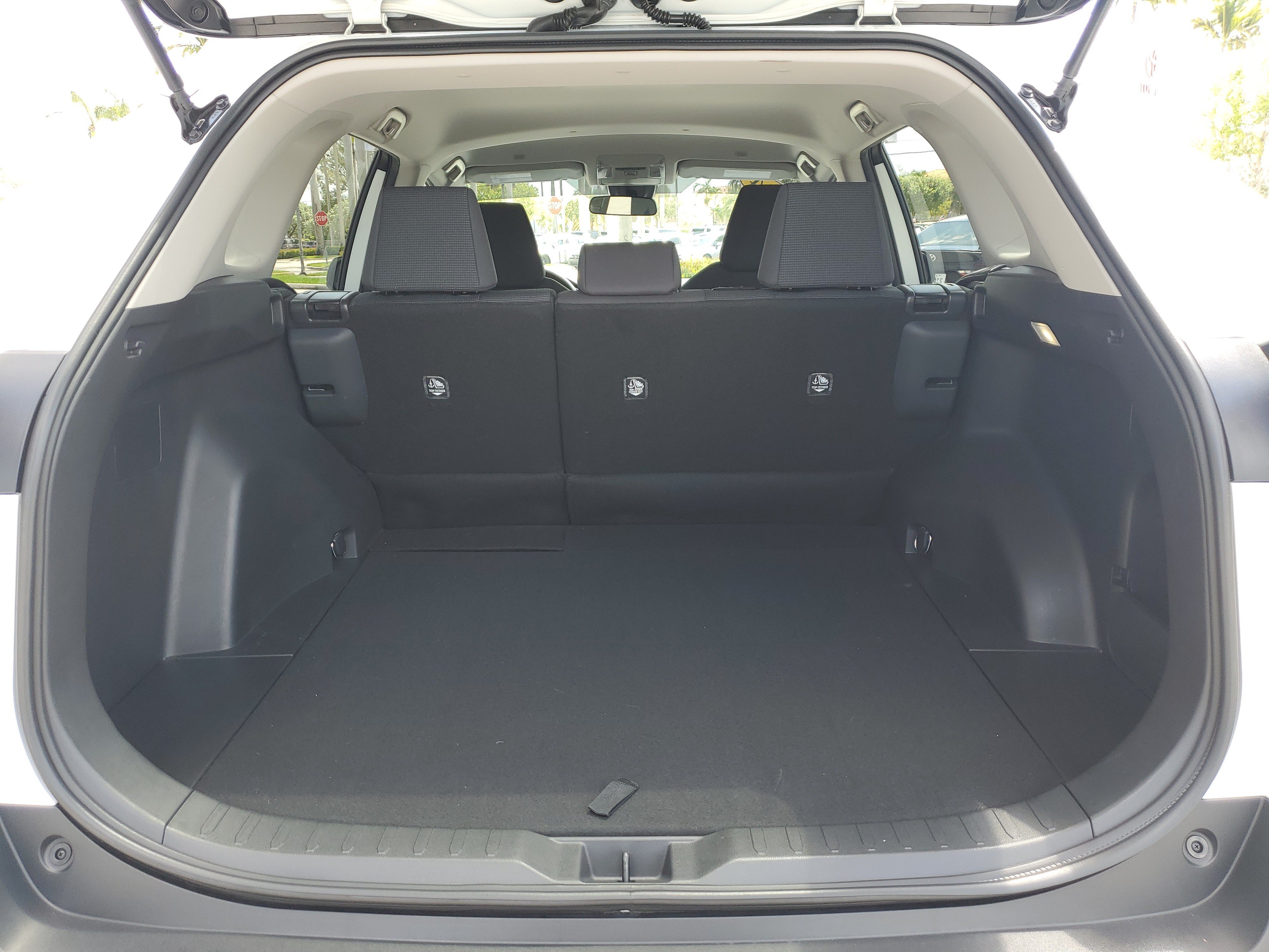 Used 2024 Toyota RAV4 LE FWD image 9