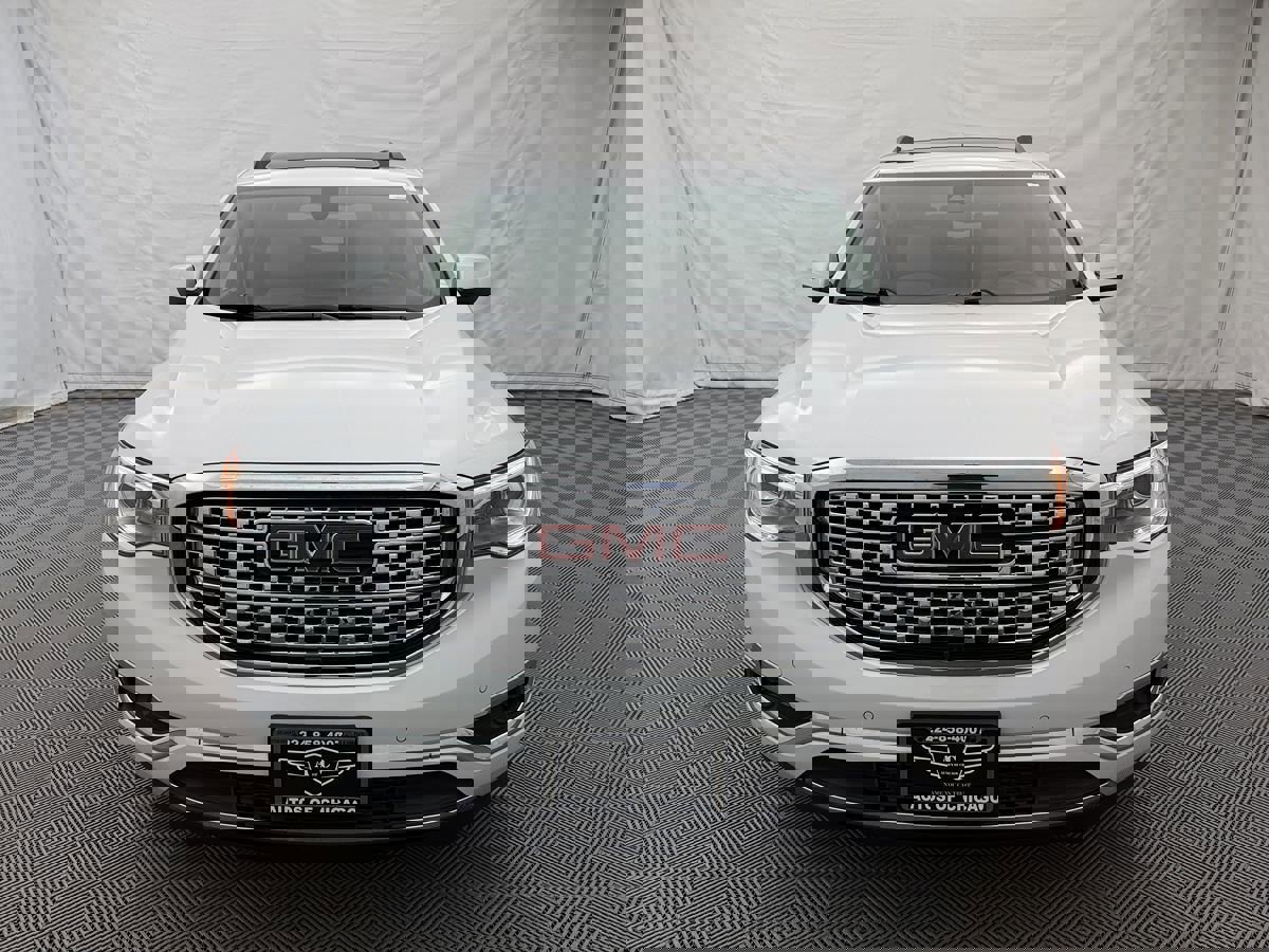 Used 2018 GMC Acadia Denali w/ Technology Package image 3