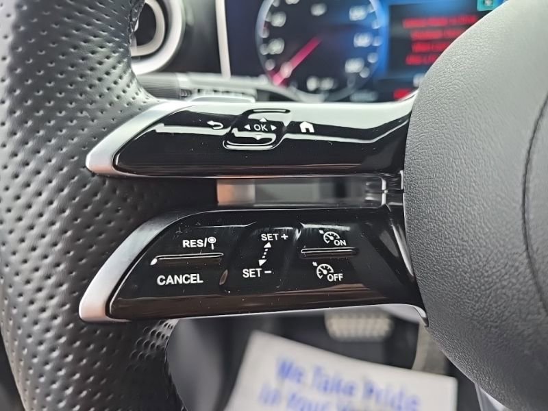 Used 2024 Mercedes-Benz GLC 300 4MATIC image 13