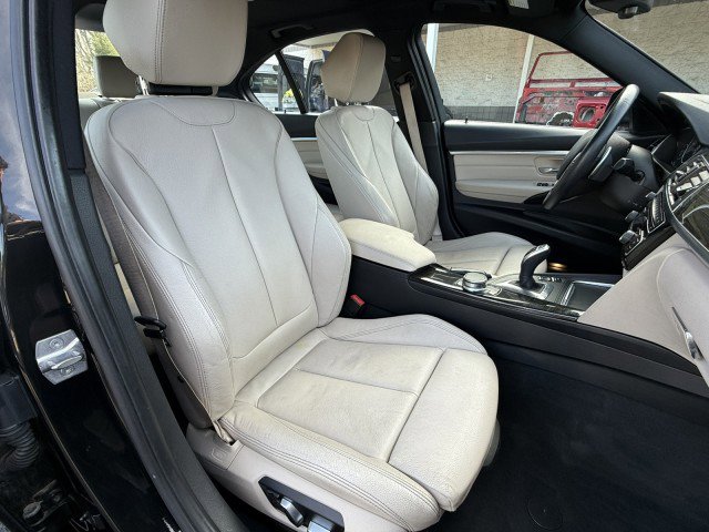 Used 2018 BMW 328d xDrive Sedan w/ Premium Package AWD/4WD image 30