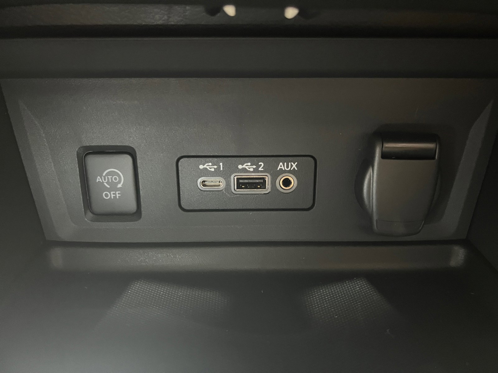 New 2025 Nissan Sentra SV w/ SV Premium Package image 31