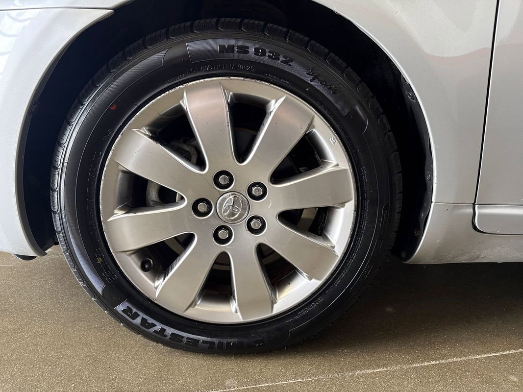 Used 2006 Toyota Avalon XLS image 35