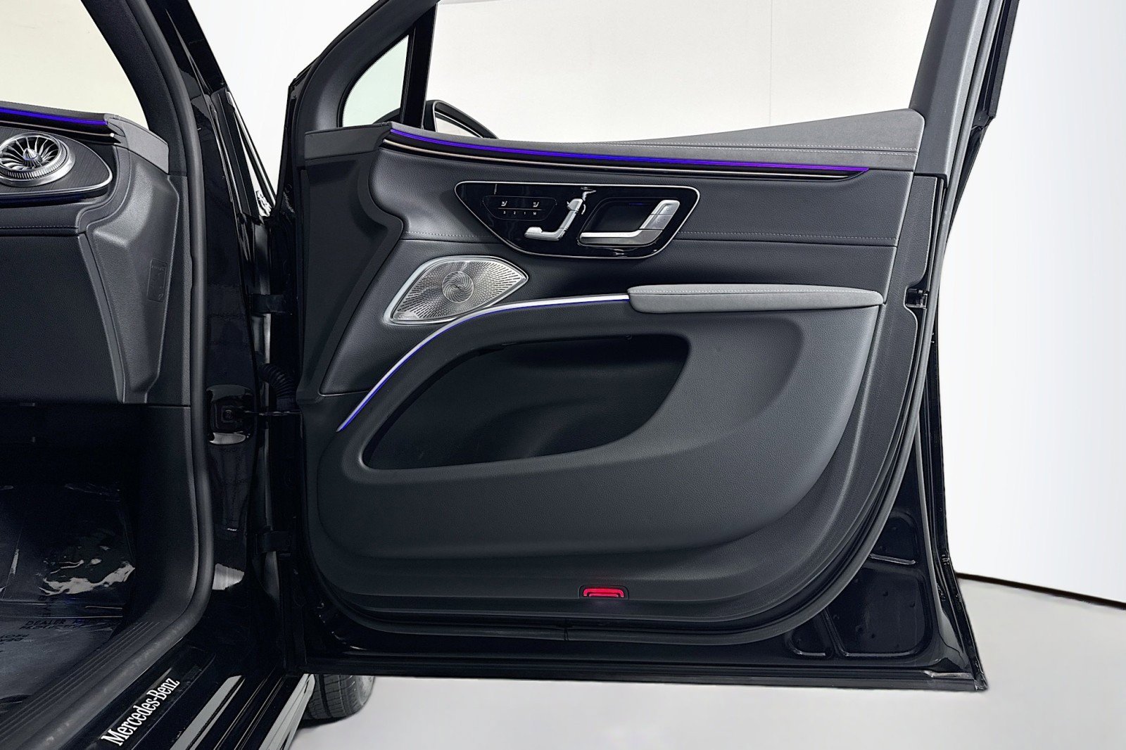 Certified 2023 Mercedes-Benz EQS 450+ 4MATIC SUV image 24