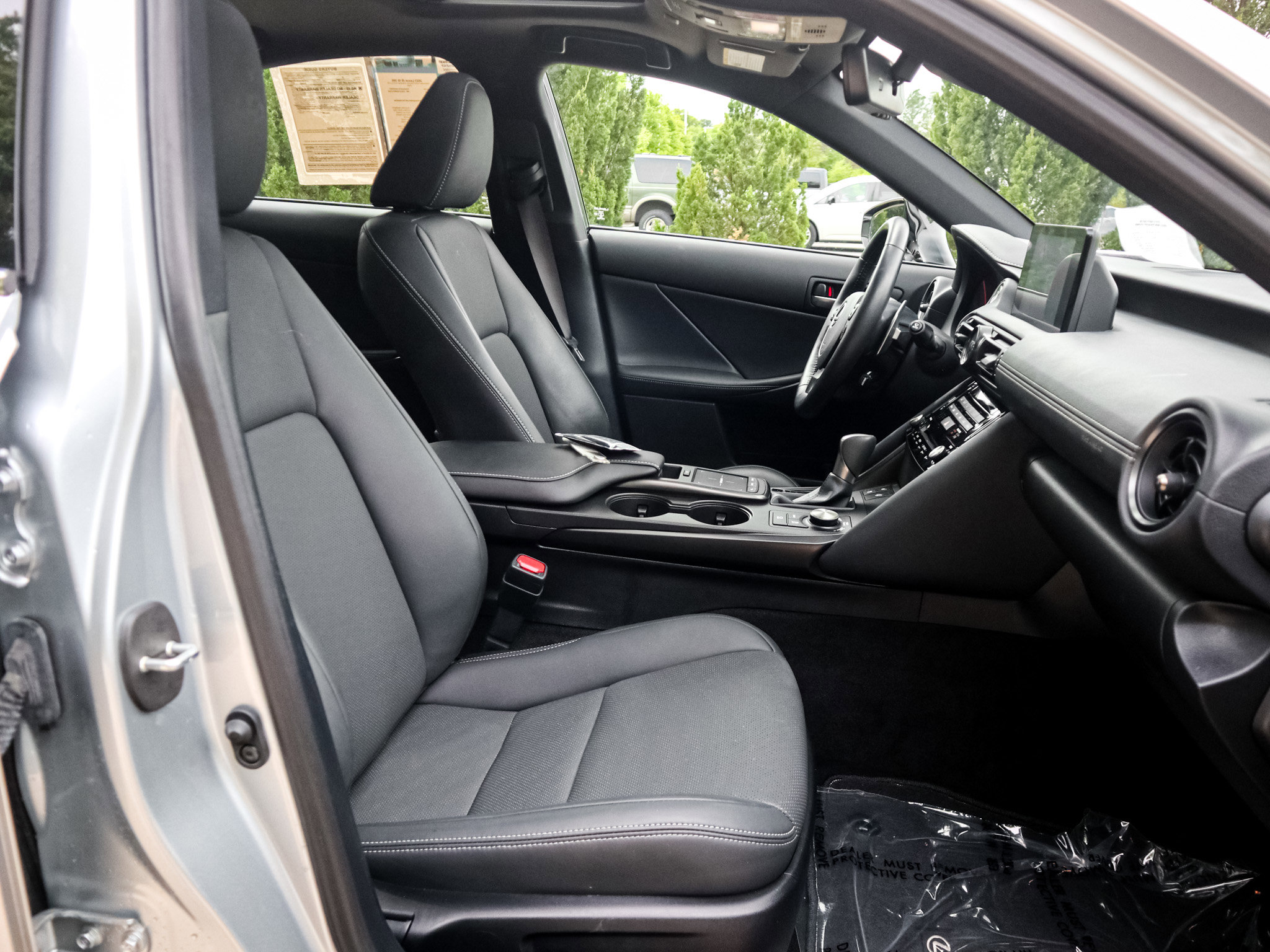 Used 2023 Lexus IS 300 w/ Comfort Package image 32