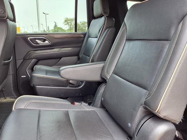 Used 2022 Chevrolet Suburban Premier AWD/4WD image 7