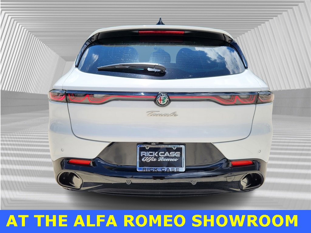 Used 2025 Alfa Romeo Tonale w/ Premium Package image 5