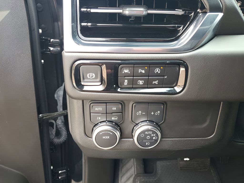 Used 2025 GMC Yukon Denali image 34