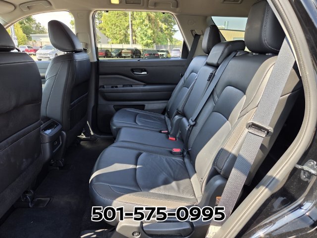 Used 2025 Nissan Pathfinder SL AWD/4WD image 12