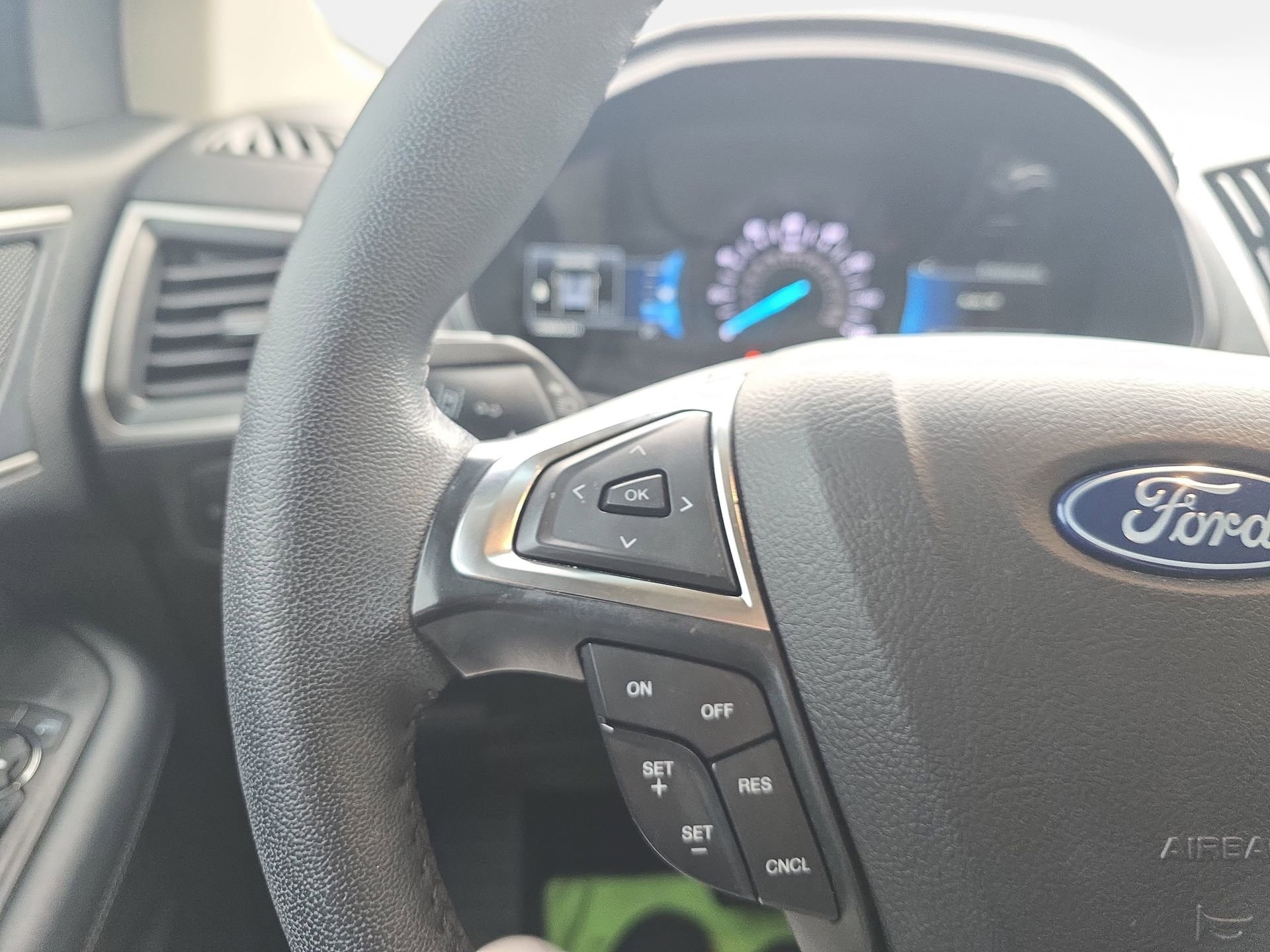 Used 2024 Ford Edge SEL w/ Convenience Package AWD/4WD image 17