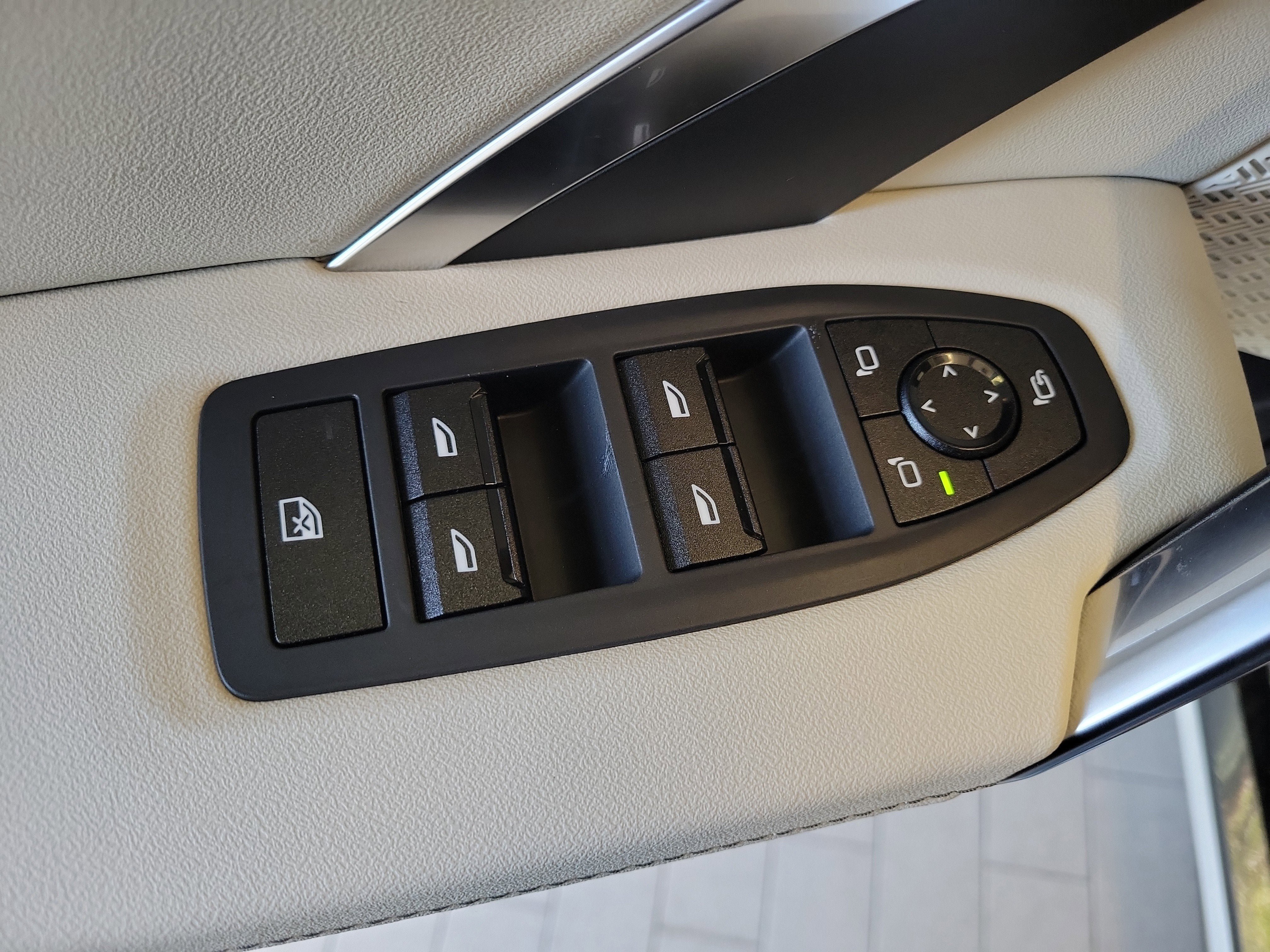 New 2026 BMW X1 xDrive28i w/ Technology Package AWD/4WD image 18