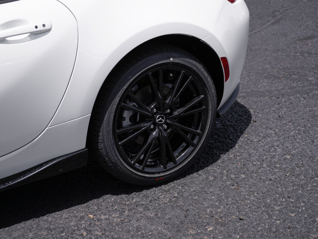 New 2026 MAZDA MX-5 Miata Club w/ Appearance Package RWD image 7