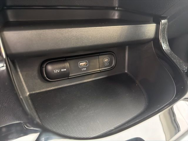 Used 2025 Kia Seltos S image 16