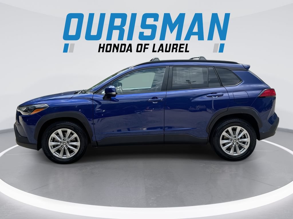 Used 2022 Toyota Corolla Cross LE w/ Moonroof Package AWD/4WD image 5