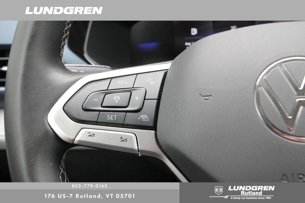 Used 2024 Volkswagen Taos SE image 16