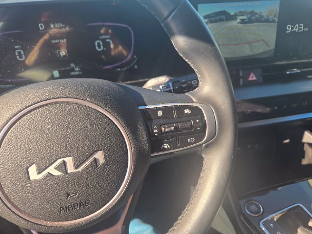 Used 2025 Kia Sportage EX FWD image 16