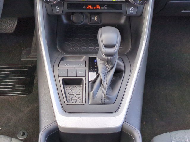 Used 2023 Toyota RAV4 XLE image 19