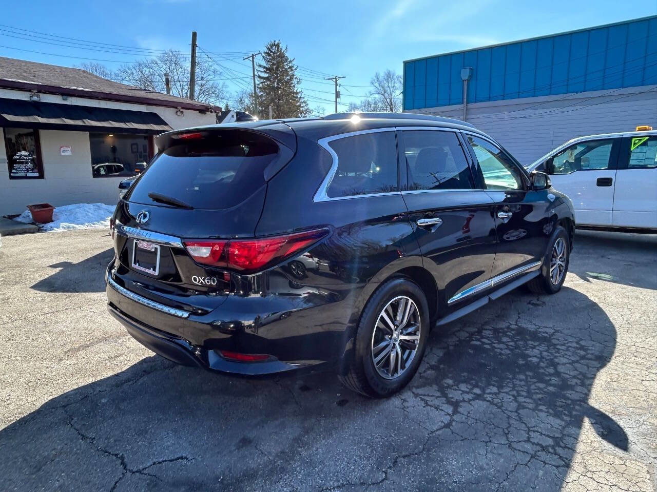 Used 2017 INFINITI QX60 AWD w/ Premium Package image 12