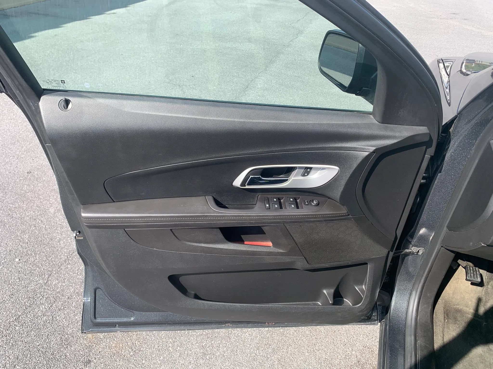 Used 2017 Chevrolet Equinox LS AWD/4WD image 8
