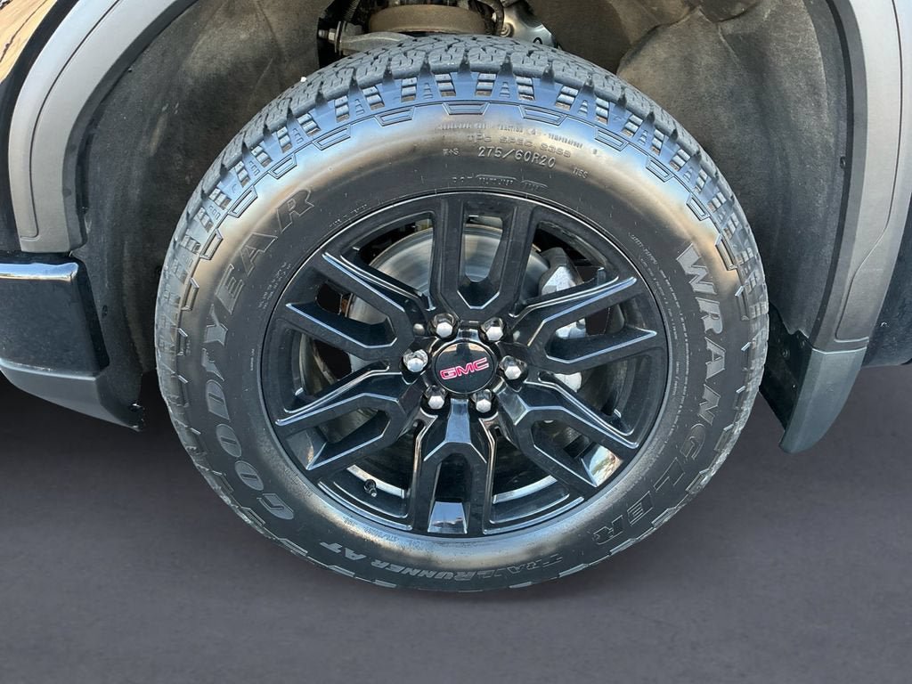 Used 2024 GMC Sierra 1500 Elevation w/ LPO, Elevation Black Package AWD/4WD image 9