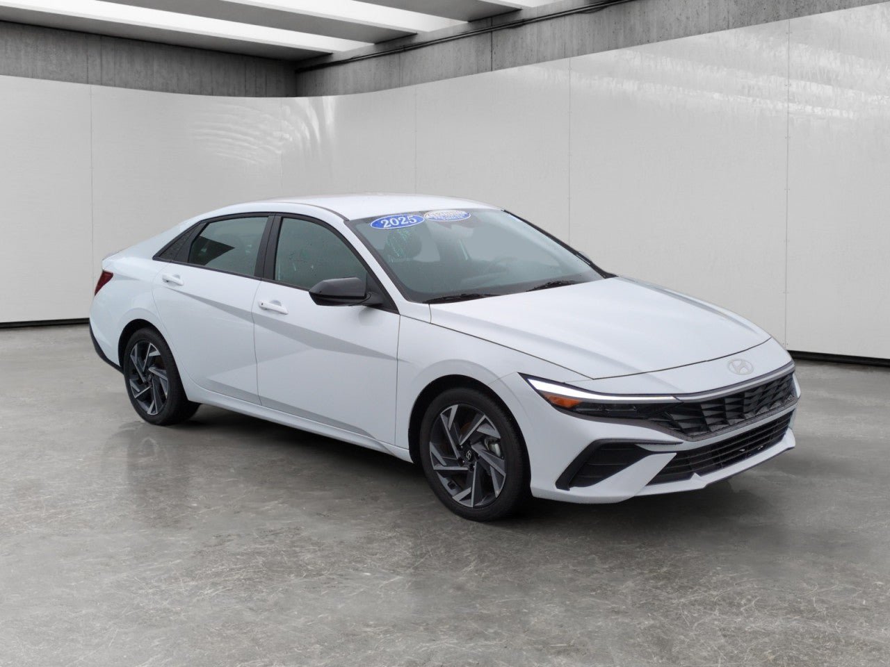 Used 2025 Hyundai Elantra Sport FWD image 1