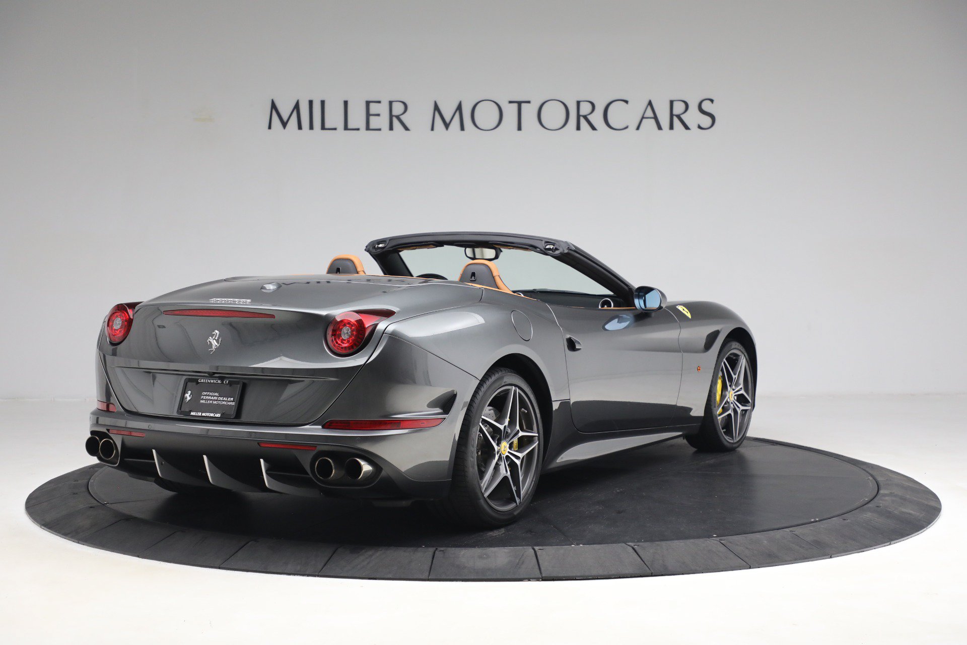 Certified 2017 Ferrari California T RWD image 7
