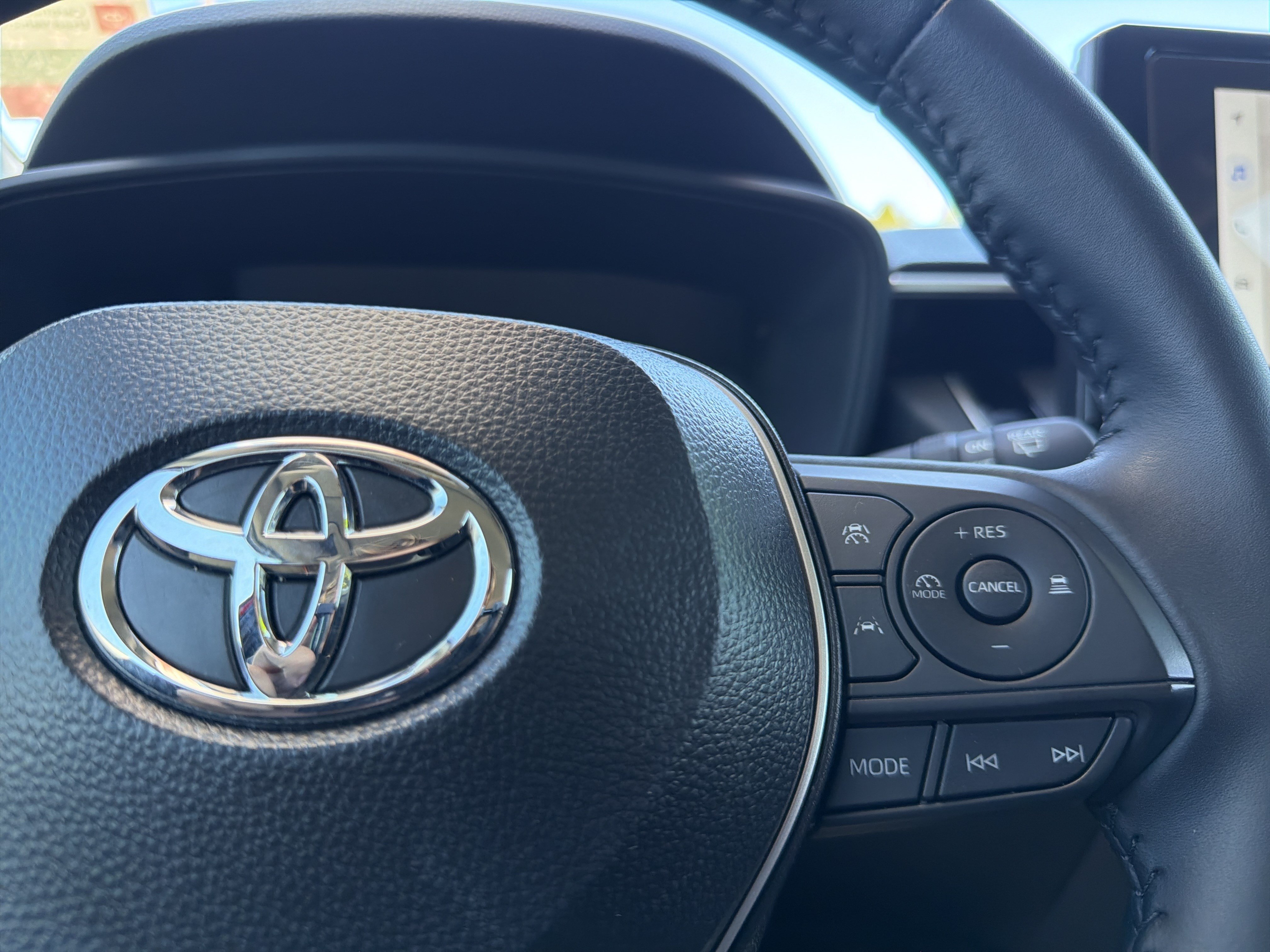 Certified 2025 Toyota Corolla Cross LE FWD image 10