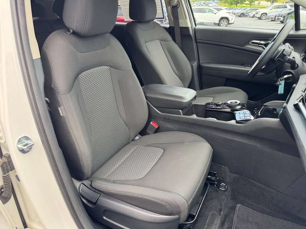 Used 2024 Kia Sportage LX AWD/4WD image 18