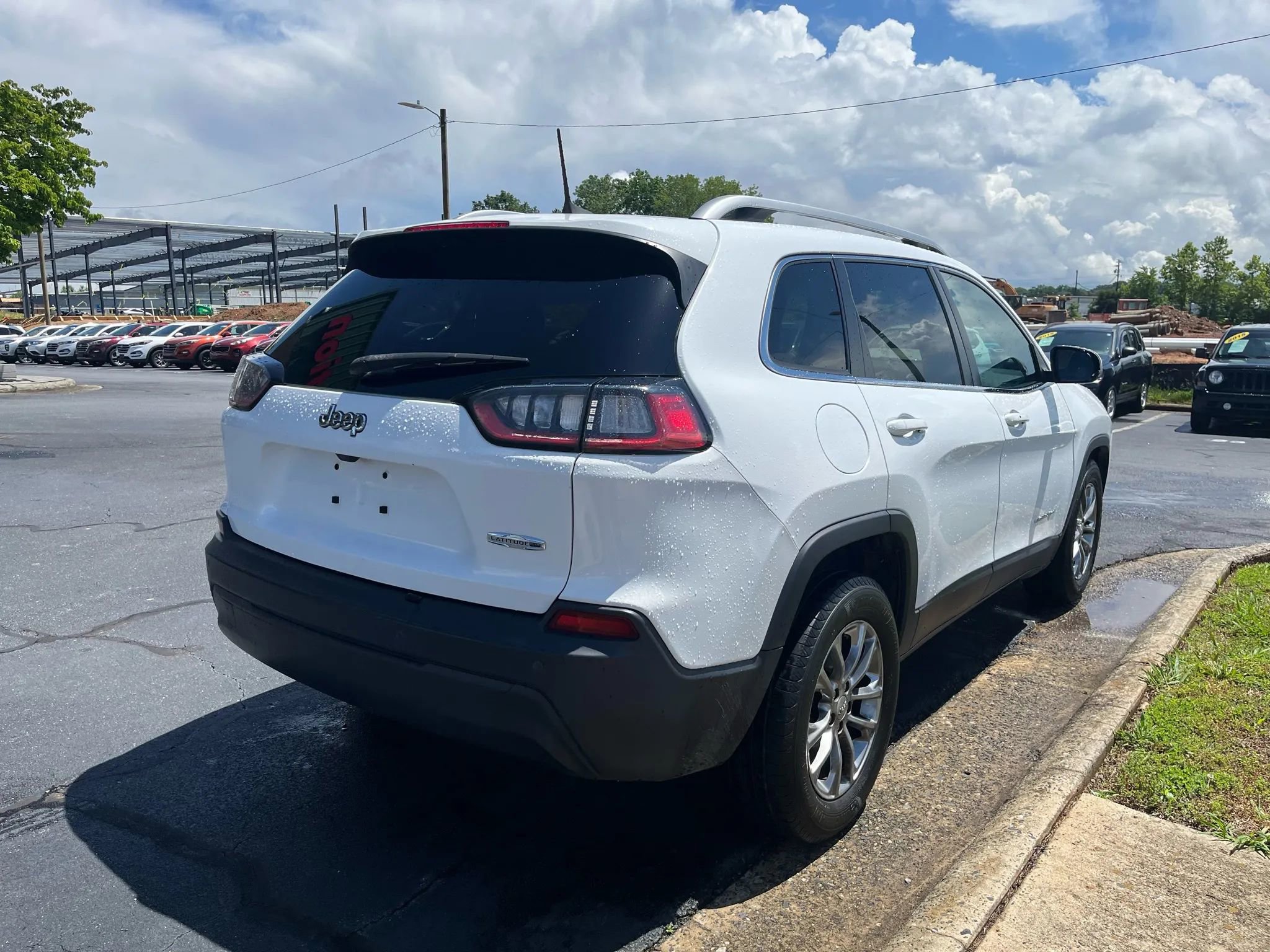 Used 2020 Jeep Cherokee Latitude Plus image 7
