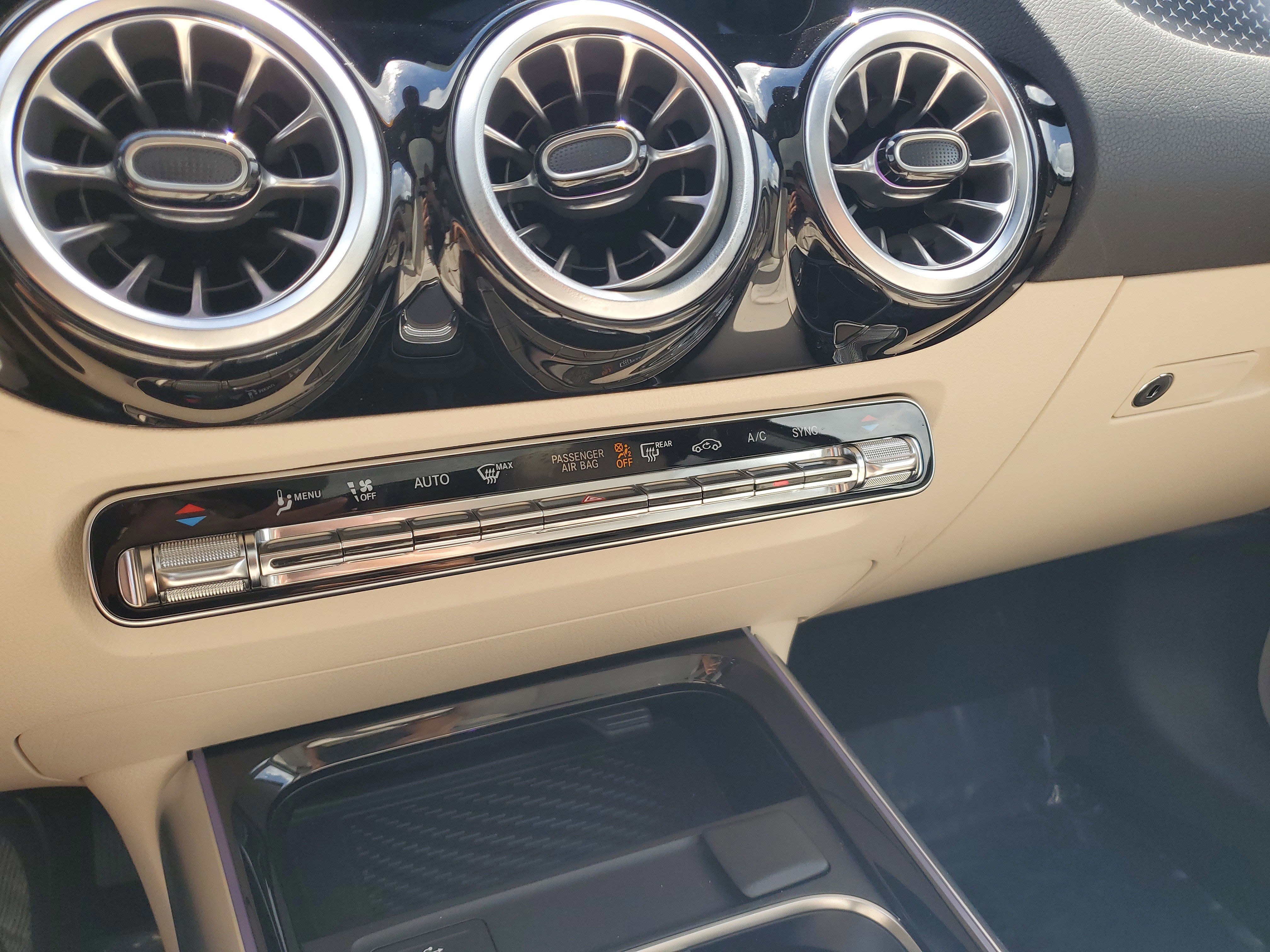 Certified 2025 Mercedes-Benz GLA 250 image 22