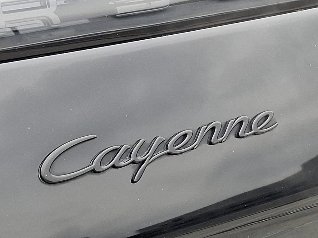 Used 2023 Porsche Cayenne Coupe image 33