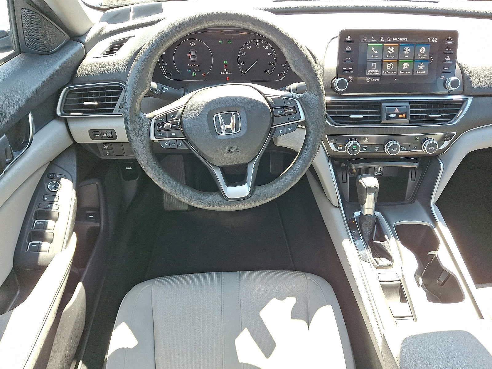 Used 2018 Honda Accord EX image 11