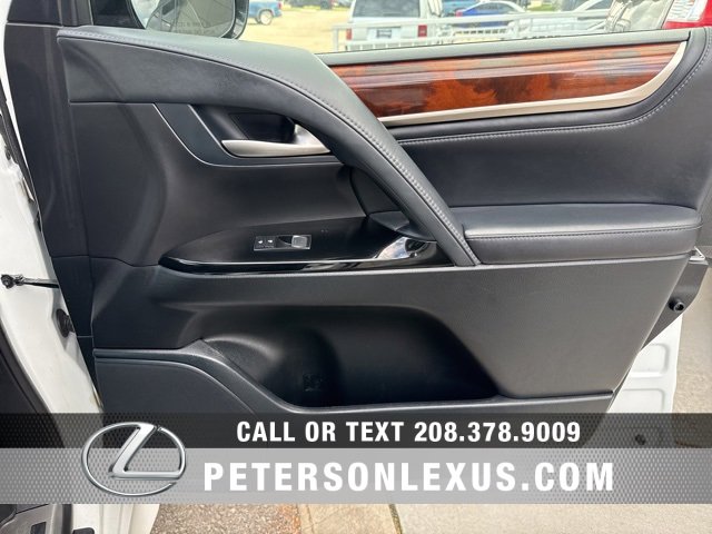 Used 2021 Lexus LX 570 4WD w/ 3rd Row & Luxury Pkg image 11