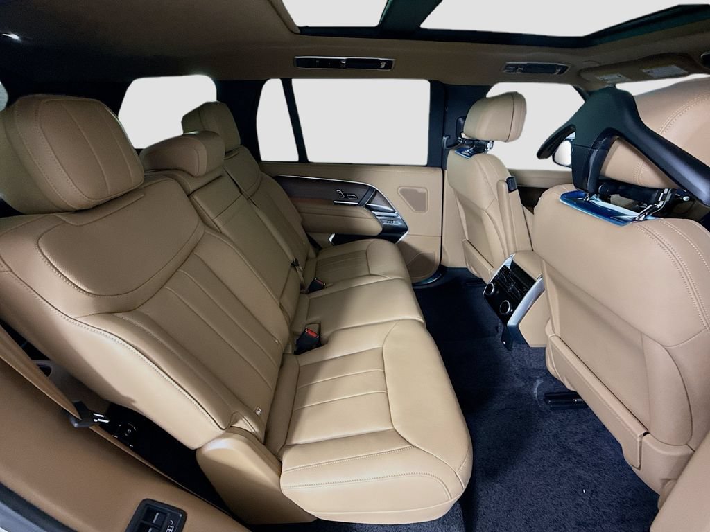 New 2026 Land Rover Range Rover Long Wheelbase SE AWD/4WD image 23
