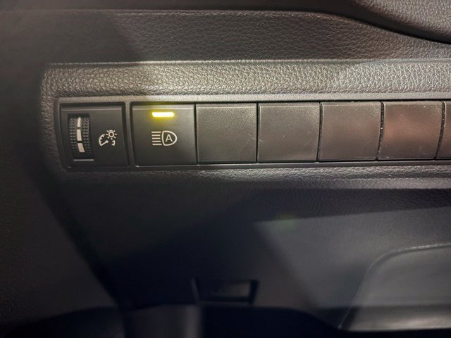 Used 2024 Toyota Corolla LE FWD image 18