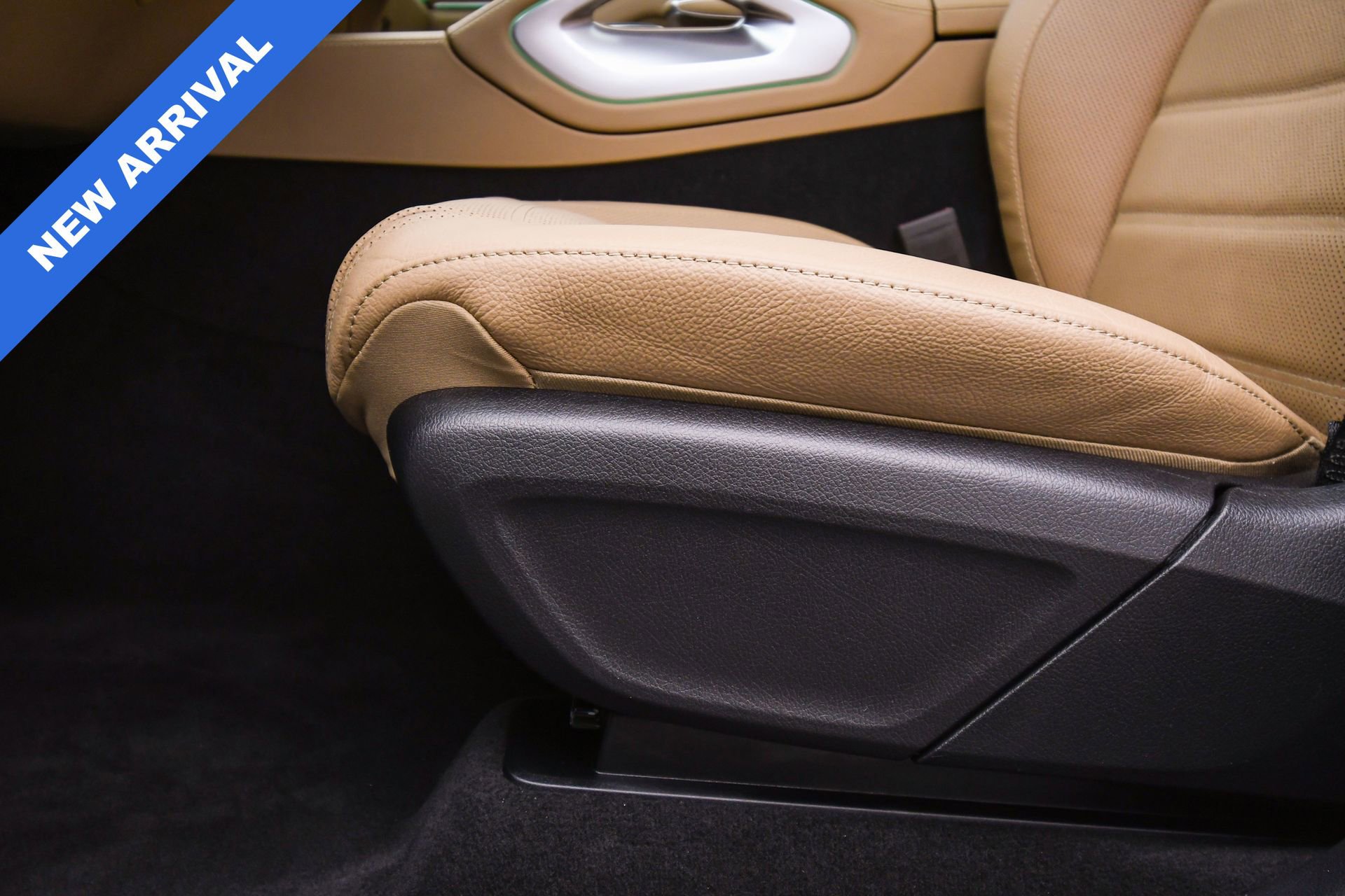 Used 2025 Mercedes-Benz GLS 450 4MATIC image 45