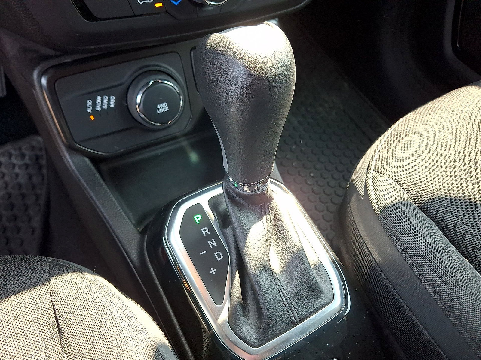 Used 2022 Jeep Renegade Altitude w/ Convenience Group AWD/4WD image 12
