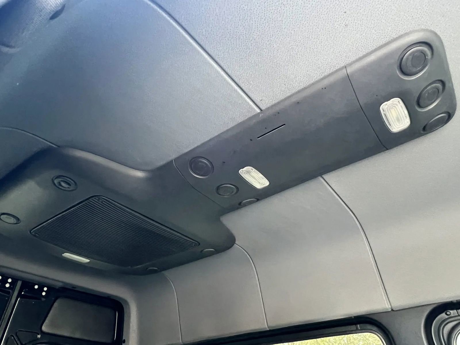 Used 2019 Mercedes-Benz Sprinter 2500 w/ Acoustic Package image 26