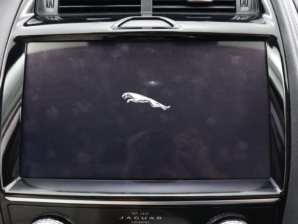 Used 2022 Jaguar E-PACE SE image 27