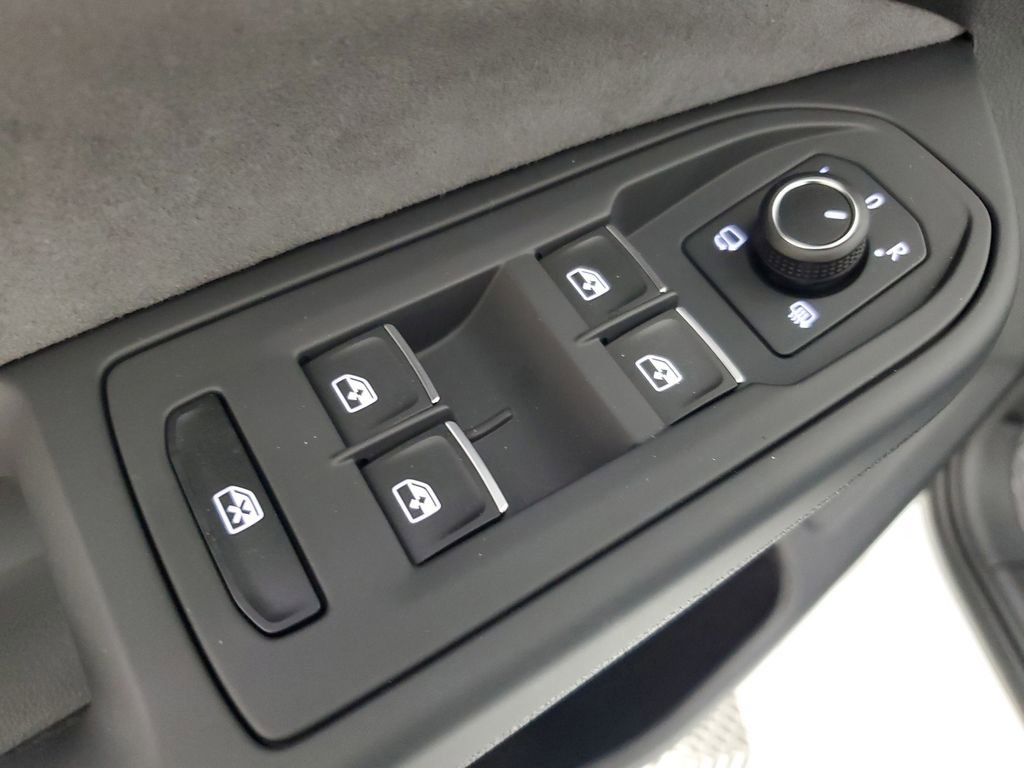 Used 2026 Volkswagen Golf w/ Euro Style Package AWD/4WD image 17
