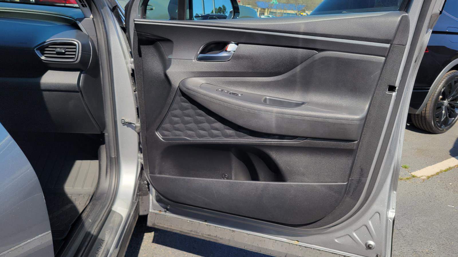 Used 2023 Hyundai Santa Fe SEL w/ Winter Weather Package image 34