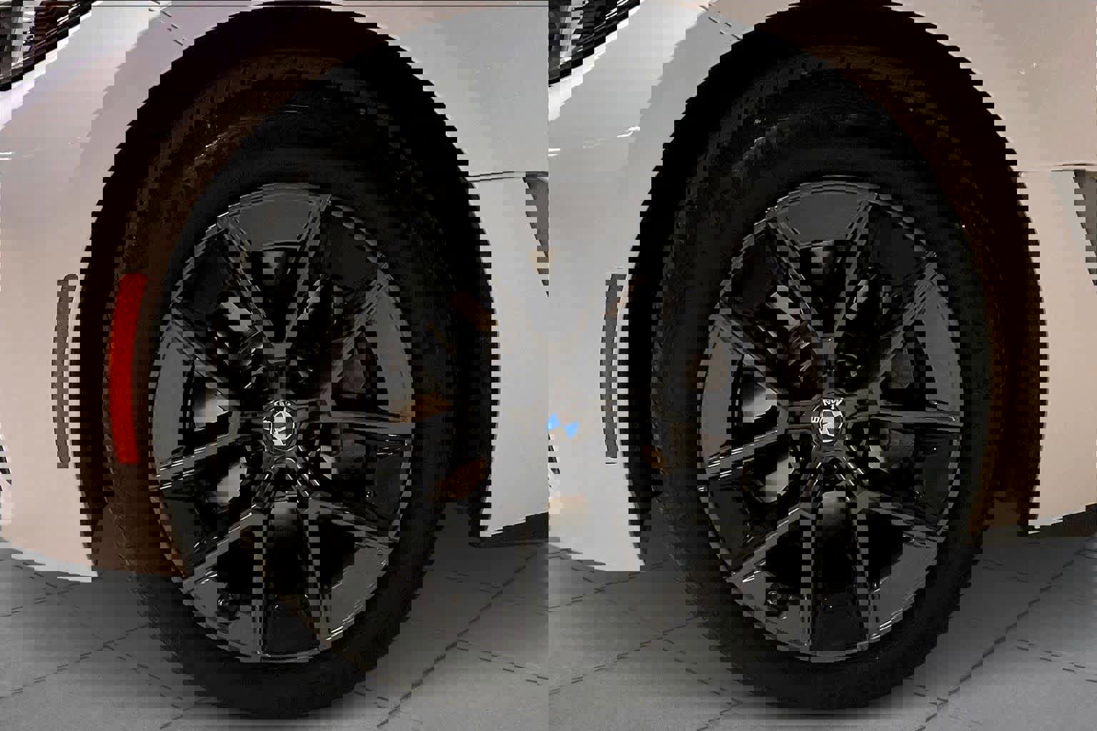 Certified 2025 BMW i4 eDrive40 image 10