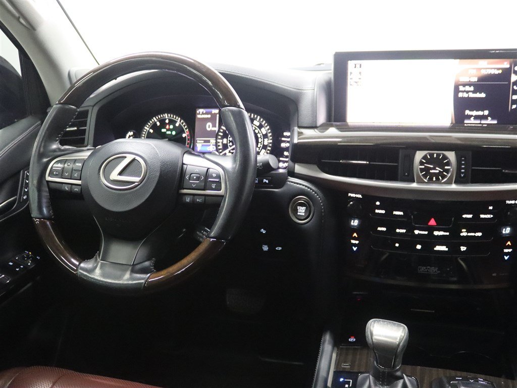 Used 2019 Lexus LX 570 4WD w/ Luxury Package image 34