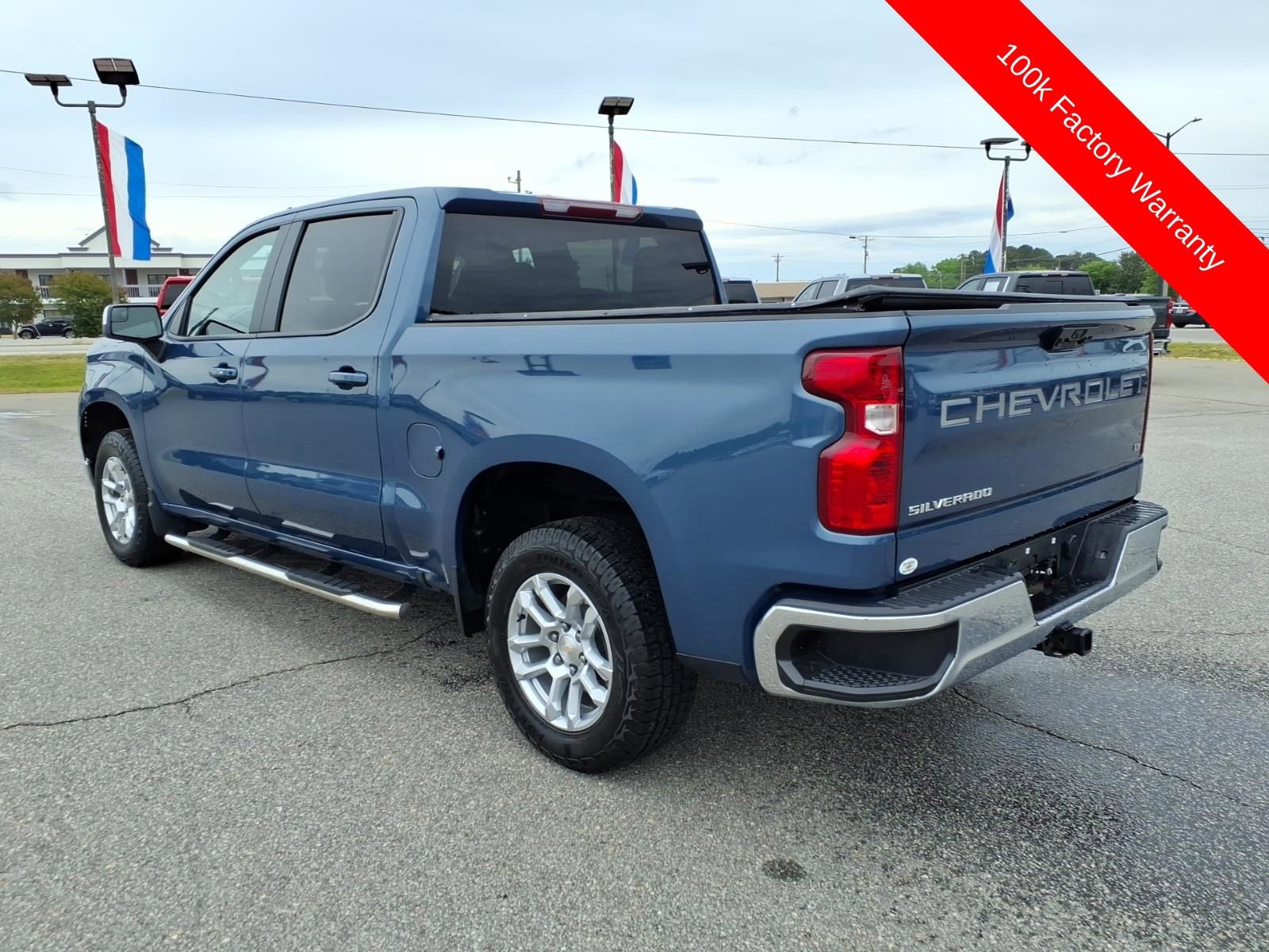 Used 2024 Chevrolet Silverado 1500 LT AWD/4WD image 3
