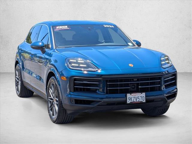 Used 2024 Porsche Cayenne AWD/4WD image 3