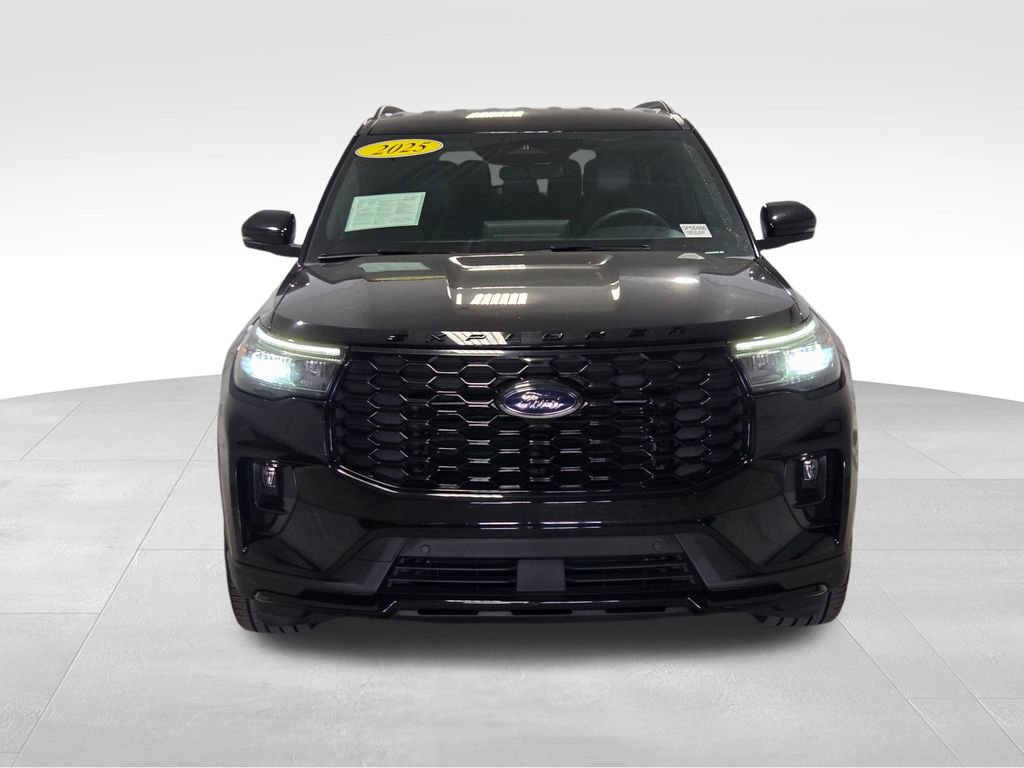 Used 2025 Ford Explorer ST-Line w/ ST-Line Street Pack image 18