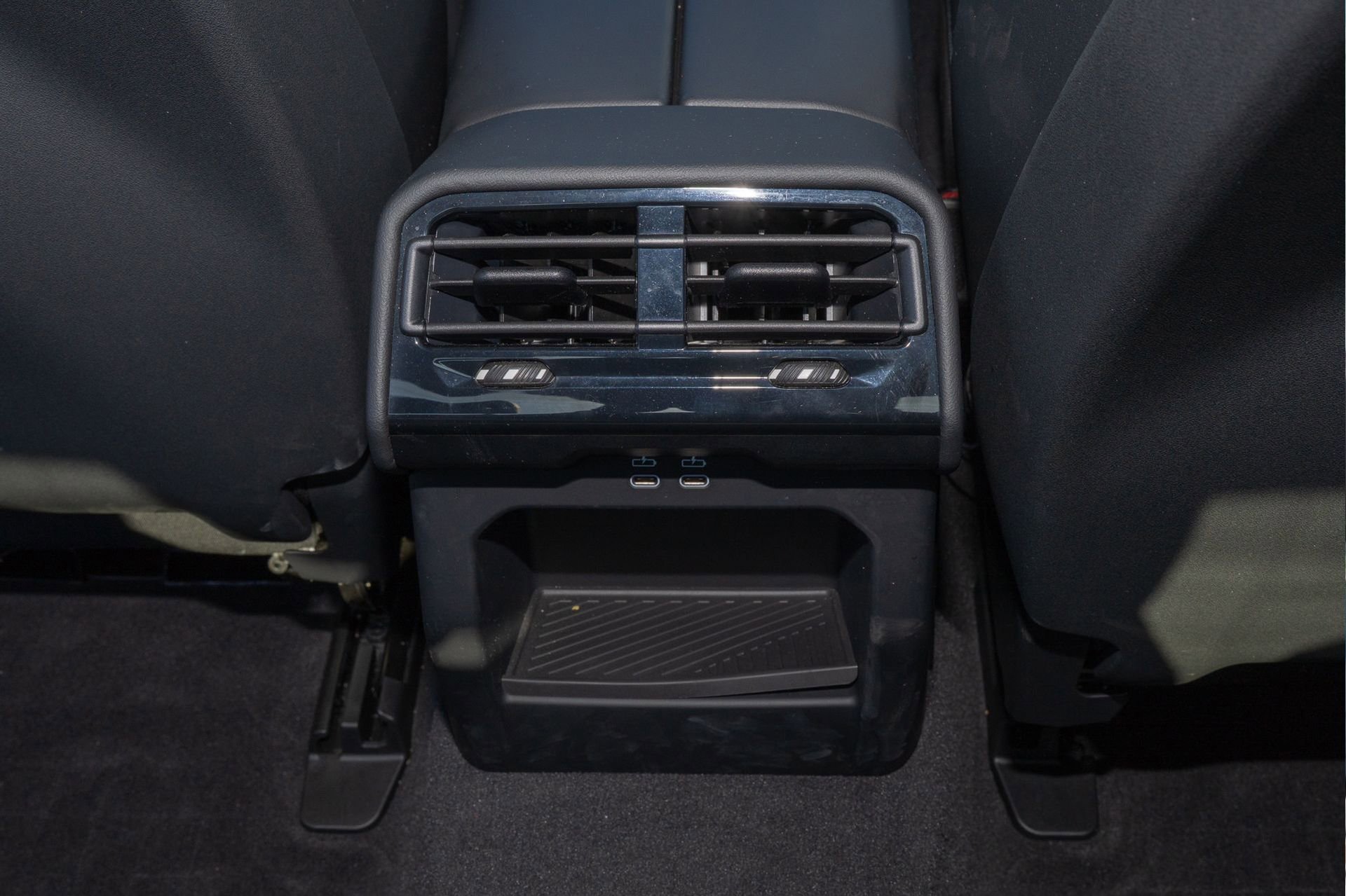 Used 2025 BMW 530i w/ M Sport Package RWD image 19