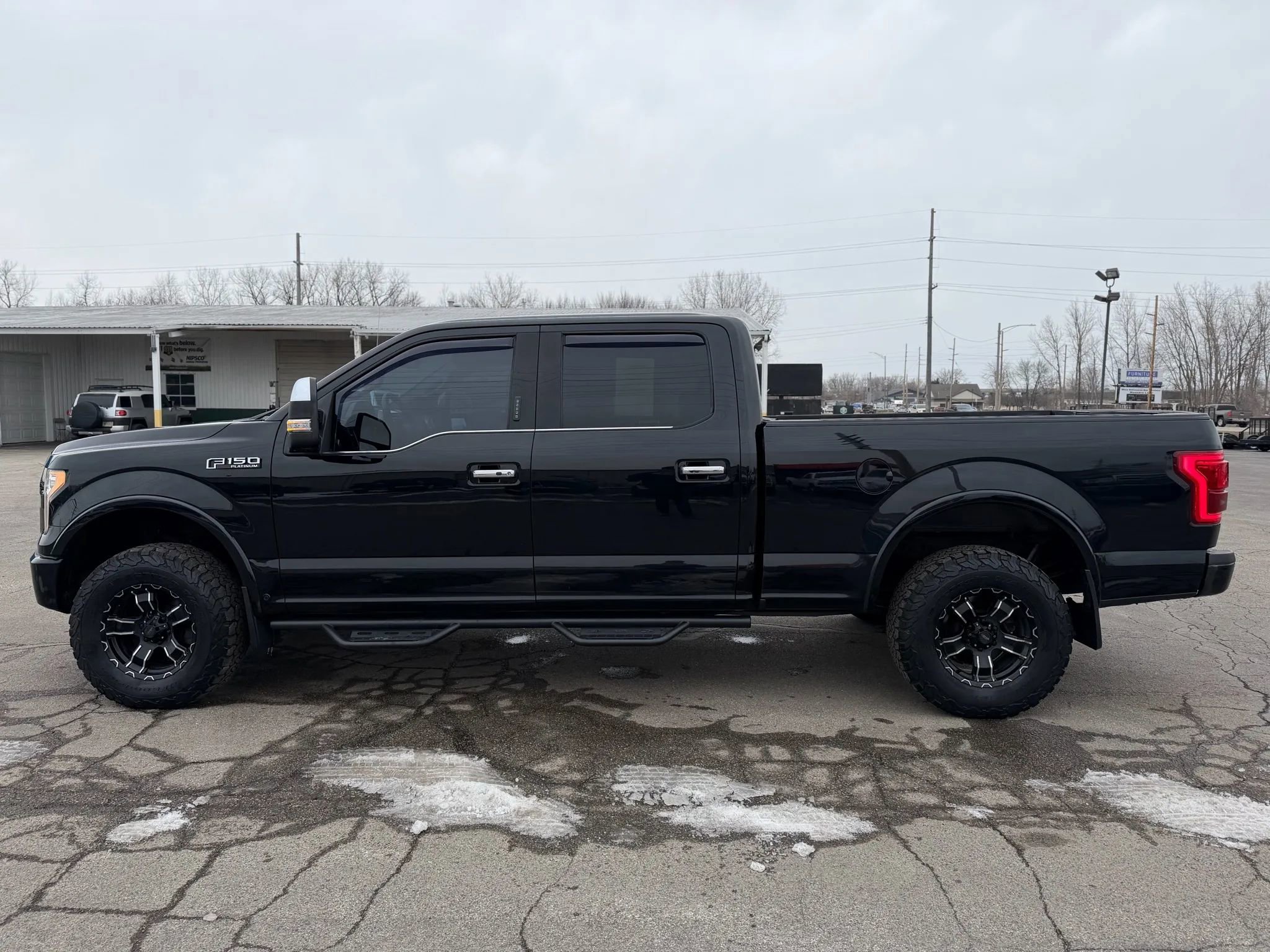 Used 2016 Ford F150 Platinum w/ Equipment Group 701A Luxury image 8