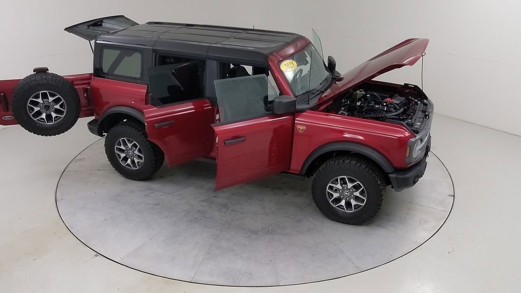 Certified 2025 Ford Bronco Badlands image 47