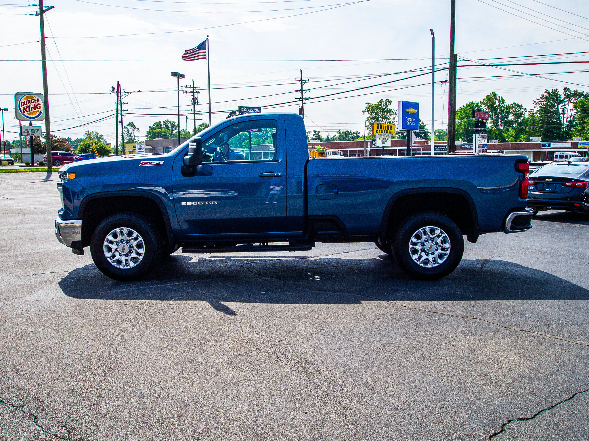 Used 2024 Chevrolet Silverado 2500 LT w/ Convenience Package AWD/4WD image 4