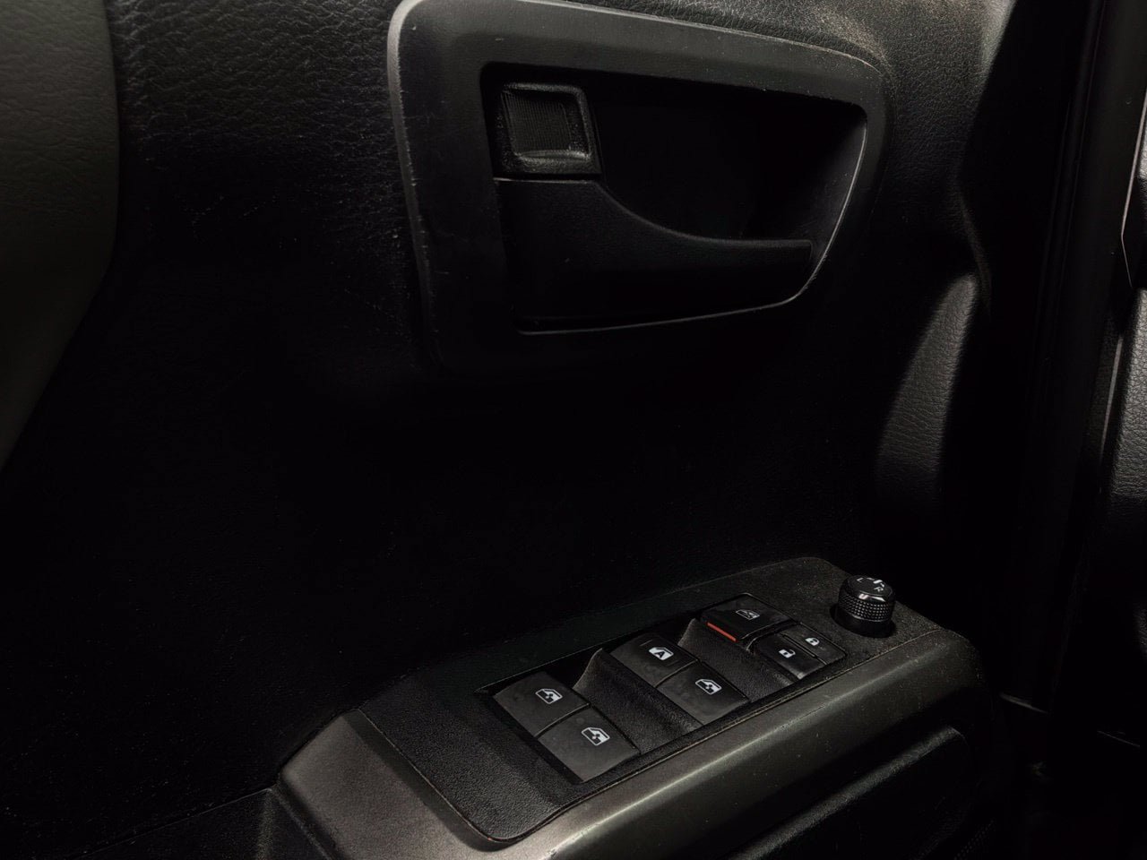 Used 2021 Toyota Tacoma SR5 RWD image 23